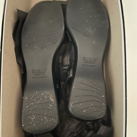 Munro American Bahama Black Low Wedge Strappy Sandals, Size 9 AAAA. - Picture 6 of 7